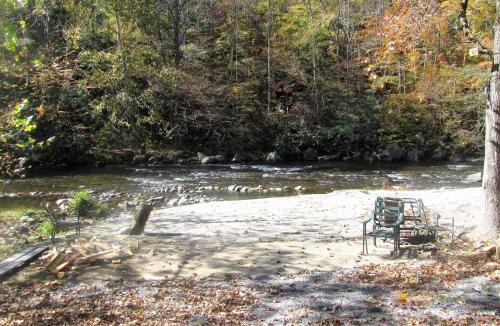Townsend Ski Chalet | River Escape