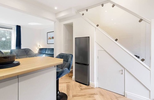 Exeter House | River Exe Cottage - Short Stays UK Ltd