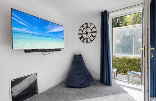 Exeter House | River Exe Cottage - Short Stays UK Ltd