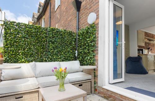 Exeter House | River Exe Cottage waterfront