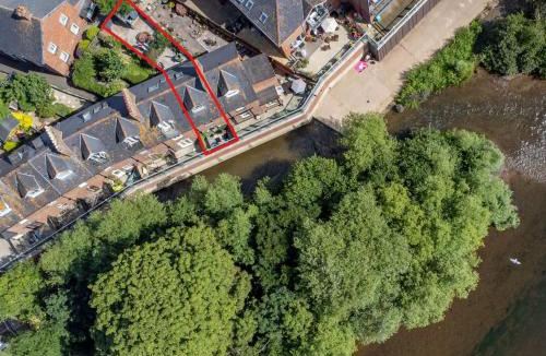 Exeter House | River Exe Cottage waterfront