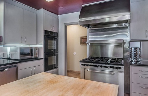 Amarillo House | River Falls Venue & Lodges Three Bedroom Lodge