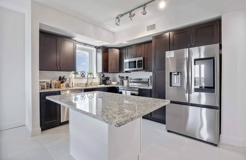 Merritt Island Condo | RIVER FLY IN: Pilot's Hideaway Luxury 3br