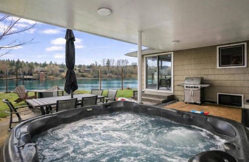 Oak Grove House | River Forest Retreat
