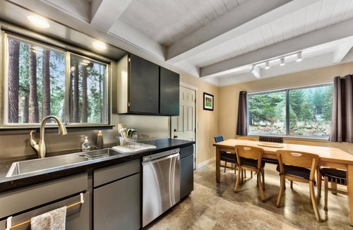 Christmas Valley House | River Front Chalet, quiet location come play in Tahoe-2782B