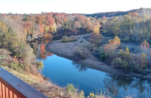 Berryville Cabin | River Front Eagle Cabin Retreat on the Kings River