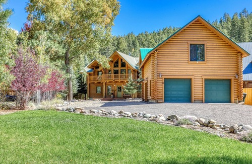 San Juan River Village House | River Front Home with Hot Tub & AC