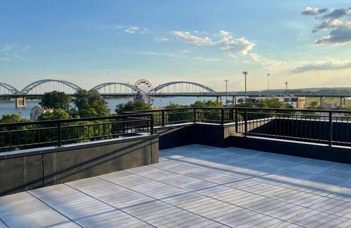 Downtown Apartment | River Front Luxury Furnished Studio Downtown QC