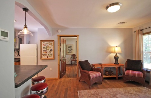 Dolores House | River front retreat-5 minutes from Dolores, 1 hour from Telluride