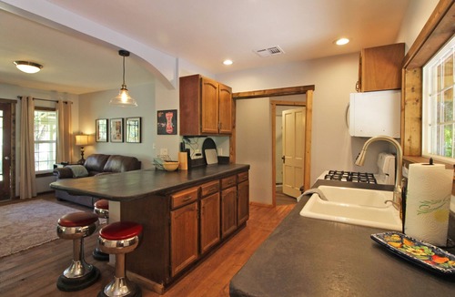 Dolores House | River front retreat-5 minutes from Dolores, 1 hour from Telluride