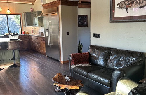 Grants Pass House | River Front Rock House