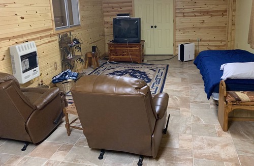 Mammoth Spring House | River front villa near Mammoth Spring