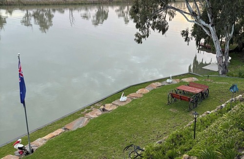 Younghusband House | River Frontage Property - Unique Views