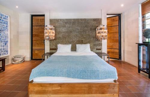 Umalas Villa | River Garden, Luxury Joglo Villa, 6 Travelers