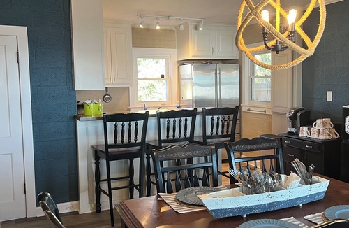 Sharps Cottage | River Glow Cottage 3-BR Waterfront Escape