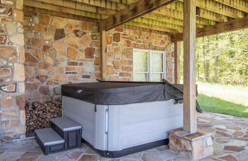 Cardiff House | River Haven with Hot Tub | 4 Bed, 3.5 Bath