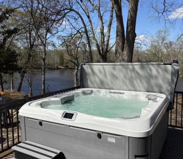 Golts House | River Heights Retreat
