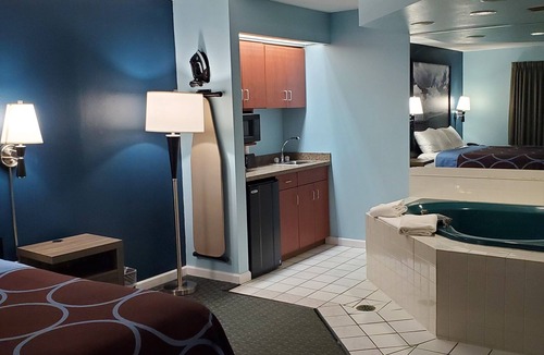 Hudson Hotel | River Hill Inn & Suites