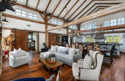 Blanco House | River Hill Ranch, Pet friendly, Fireplace