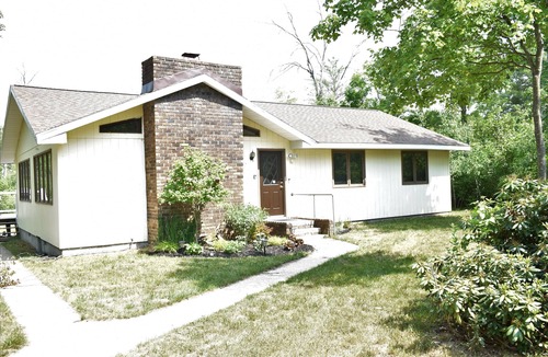 Baldwin House | River House Close to Downtown Baldwin with Large Back Deck