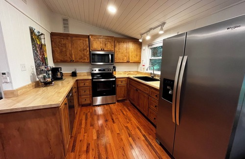 Wilmore Cottage | River House - Cottage with KY River View & Access