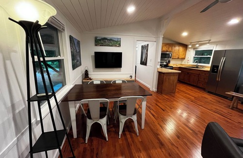 Wilmore Cottage | River House - Cottage with KY River View & Access