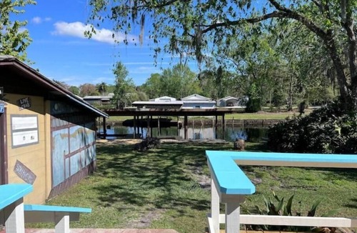 Astor House | River house Getaway