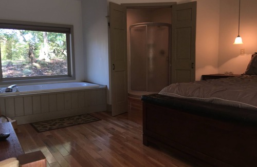 Grassy Creek Bed & Breakfast | River House Inn
