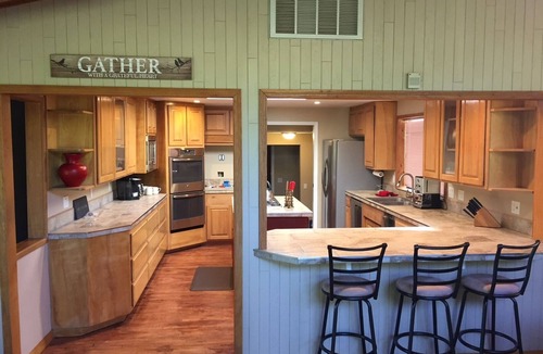 Gold Hill House | River House on the Beautiful Rogue River