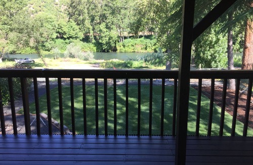 Gold Hill House | River House on the Beautiful Rogue River