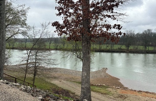 Doniphan House | River House on Violet Lane