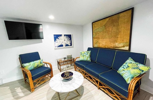 Clayton Condo | River Inspired 1-BR Condo in the Cottages on James