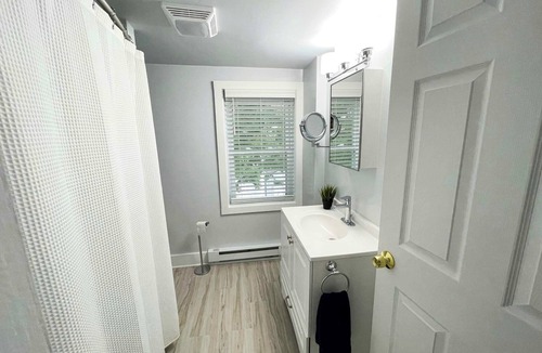 Clayton Condo | River Inspired 1-BR Condo in the Cottages on James