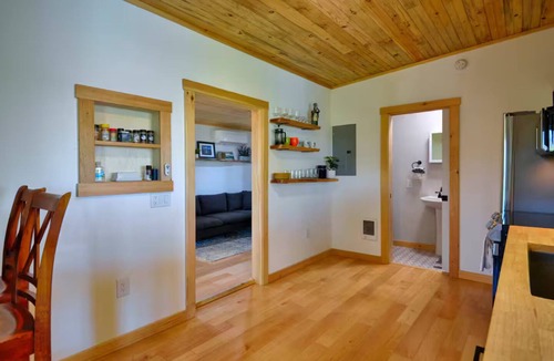 Hammond Cottage | River Ledge Hideaway