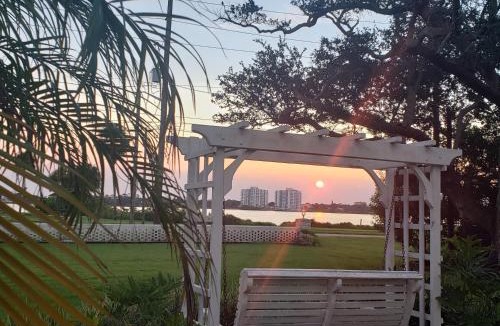 Holly Hill Bed & Breakfast | River Lily Inn Bed and Breakfast