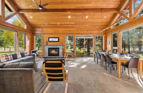 Leavenworth House | River Lodge in Plain - Alice Lodging