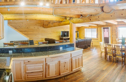 Last Chance Cabin | River Lodge