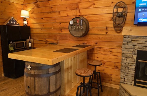 Jamestown Cabin | River Loft Gibson Cabin on Dale Hollow Lake.
