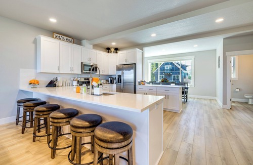 Hammond House | River & Marina View: Hammond Townhome w/Hot Tub