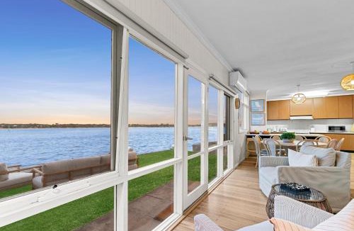 Barwon Heads House | River Meets Ocean Edge - Absolute Waterfront