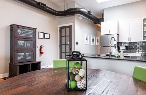 Stratford Condo | River Merchant Inn Mitchell’s Mercantile Suite