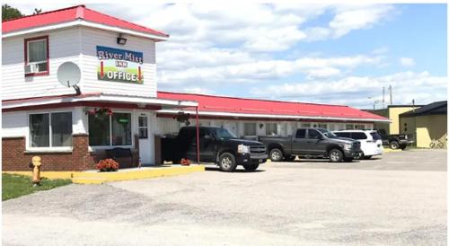 Sturgeon Falls Hotel | River Mist INN