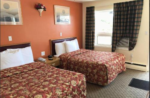 Sturgeon Falls Hotel | River Mist INN