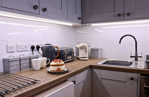 Buildwas Apartment | River Mist - Tranquil Riverside Retreat