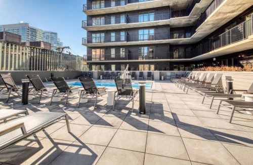 Killgubbin Apartment | River North 1br nr L stop riverwalk loop CHI-1037