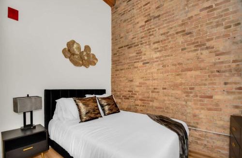 Near North Side Apartment | River North Rooftop With In and Out Parking 1