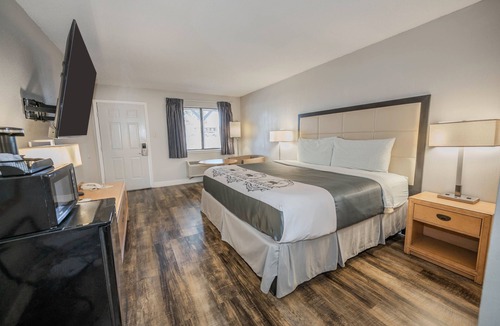 Bandera Hotel | River Oak Inn