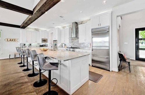Kingsland House | River Oaks Retreat - Memories that Last a Lifetime