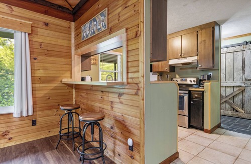 Gatlinburg - Pigeon Forge Cabin | River Oasis