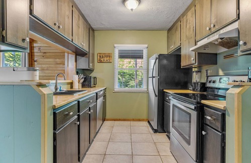 Gatlinburg - Pigeon Forge Cabin | River Oasis